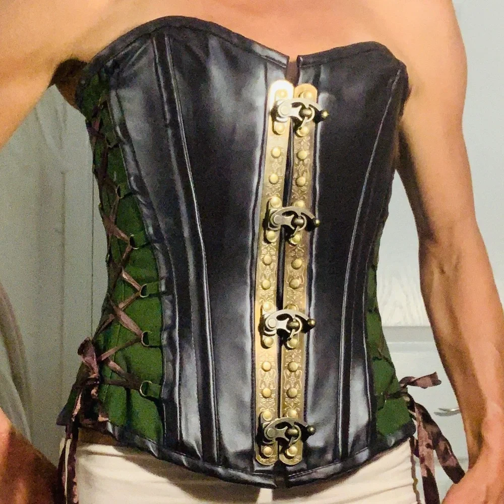 Elegant Black and Green Corset - Picture 1 of 8